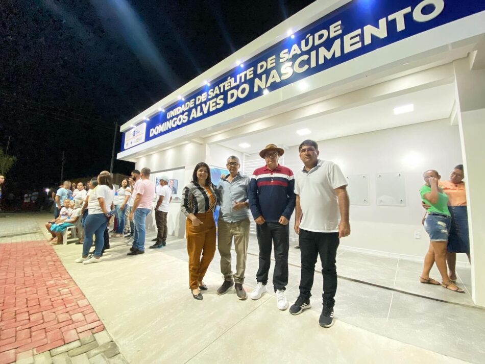 Vereadores marcam presença na inauguração em João Dourado
