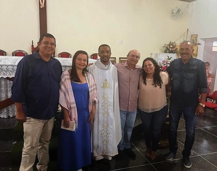 Prefeito de Lapão, Márcio Messias, prestigia missa do padroeiro de São José em Tanquinho