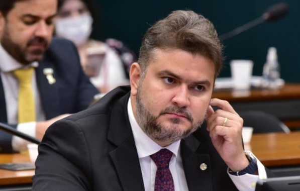 Diego Coronel vai presidir comissão especial que analisa PEC da anistia a partidos políticos