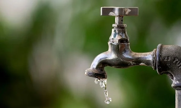 Embasa propõe reajuste de 8,3% na tarifa de água e esgoto