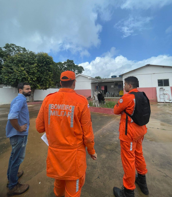 Bombeiros Militares de Jacobina recebem visita do Centro de Engenharia e Arquitetura para iniciar o processo de reforma nas instalações físicas