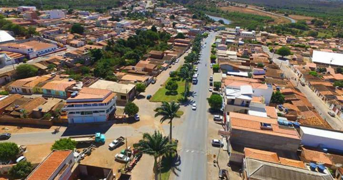 Acidente de capotamento no Distrito de Salobro, Canarana