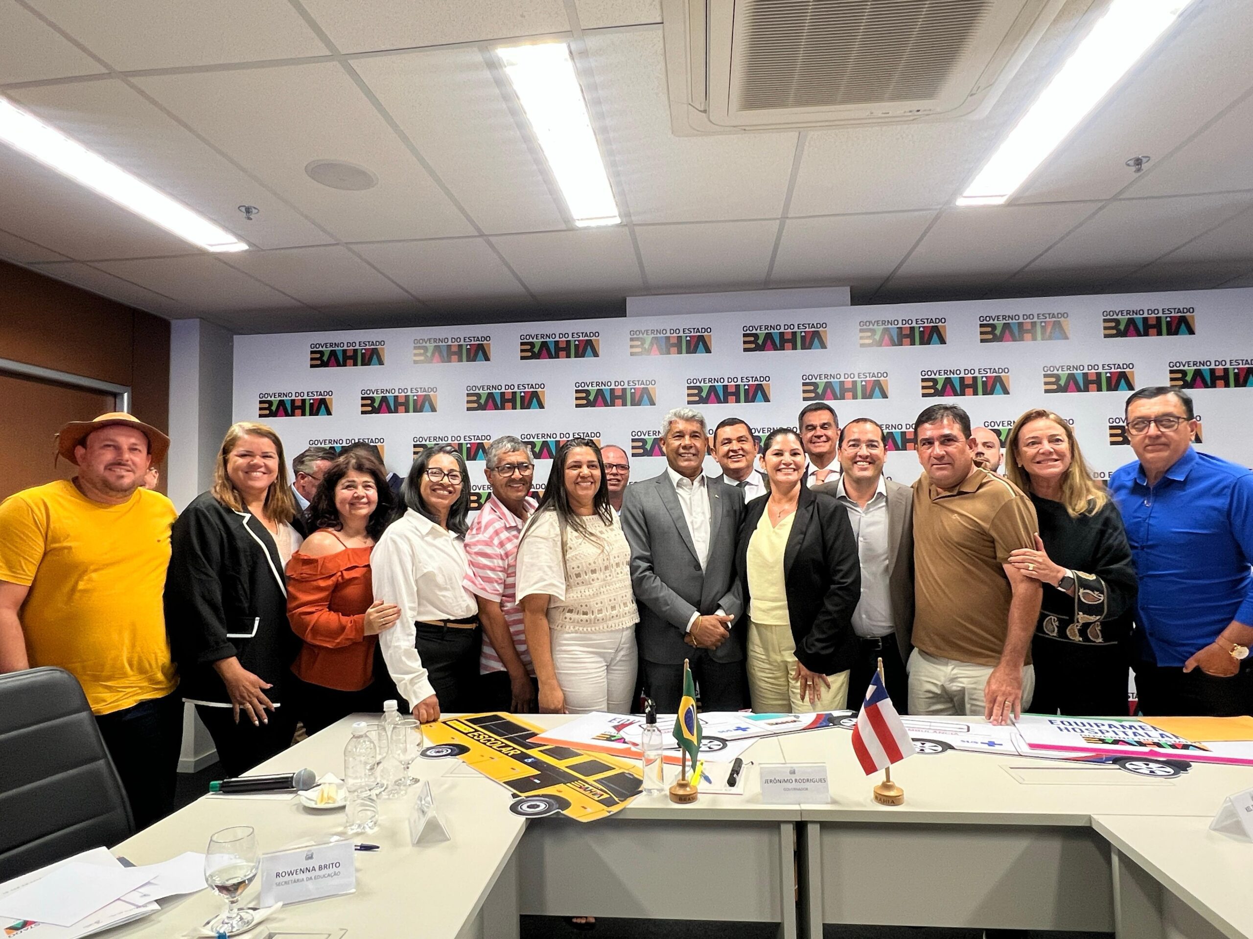 Vereadores de João Dourado participam de encontro com o governador Jerônimo Rodrigues e apresentam demandas para o município