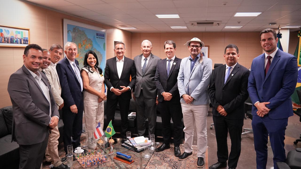 Em Brasília, UPB reúne prefeitos baianos com ministros para pedir apoio no enfrentamento à seca