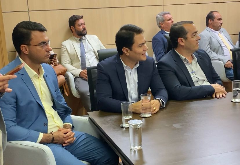 Tacinho Mendes participa de reunião com ministro da Agricultura para debater seca na região de Irecê