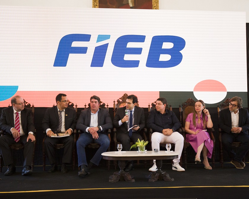 Leo Prates participa de seminário da Frente Parlamentar do Empreendedorismo em Salvador