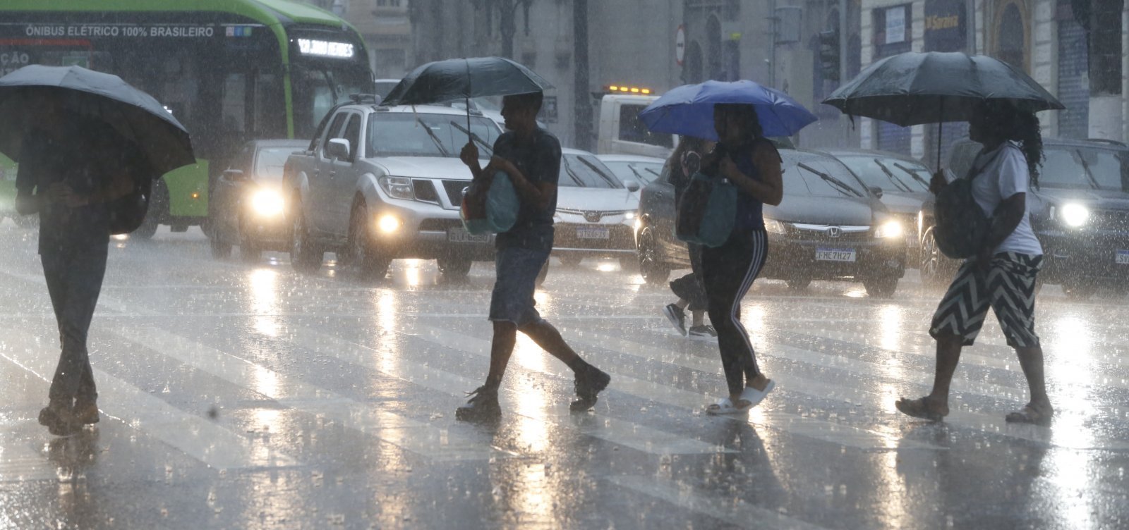 Inmet emite alerta de chuvas intensas para a Bahia e outros 13 estados
