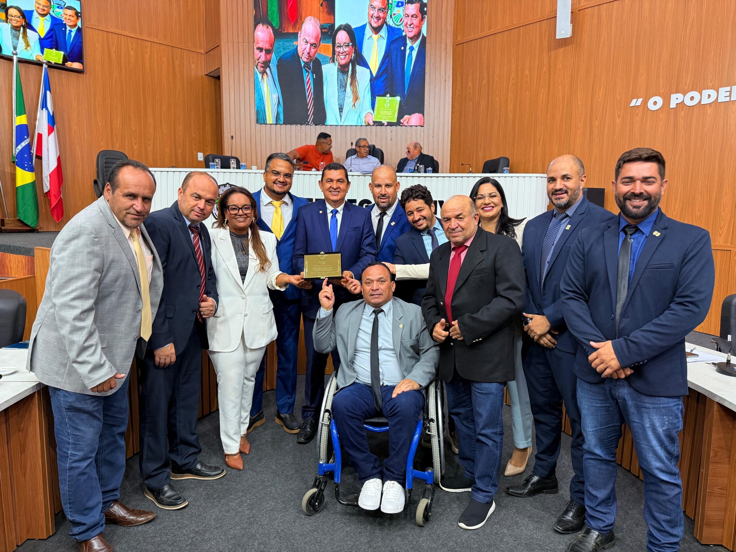 SESSÃO SOLENE EM IRECÊ HOMENAGEIA RENATINHO, DIRETORIA DA APRI E DESTACA ATUAÇÃO MUNICIPALISTA DO DEPUTADO RICARDO RODRIGUES