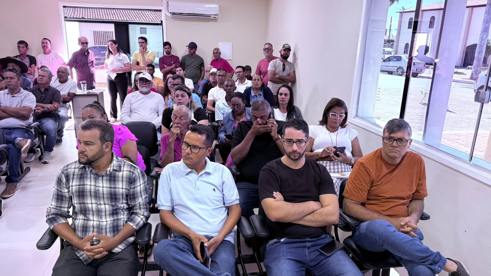 Nesta terça-feira (27), a Prefeitura de Ibititá realizou uma Audiência Pública aberta à participação da população
