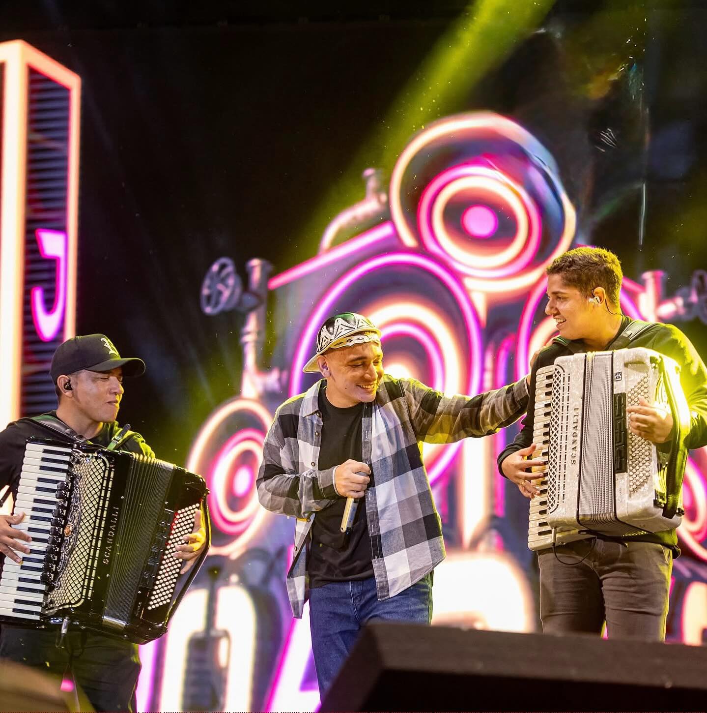 Joelma, João Gomes e Mari Fernandes comandam segunda noite do São João de Irecê