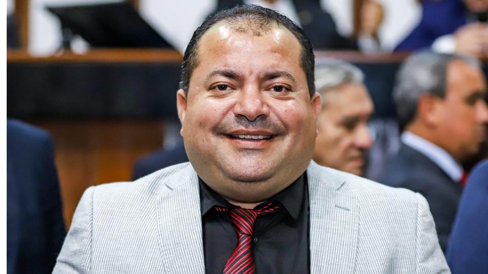 Cafu Barreto pede obras para o município de Irecê
