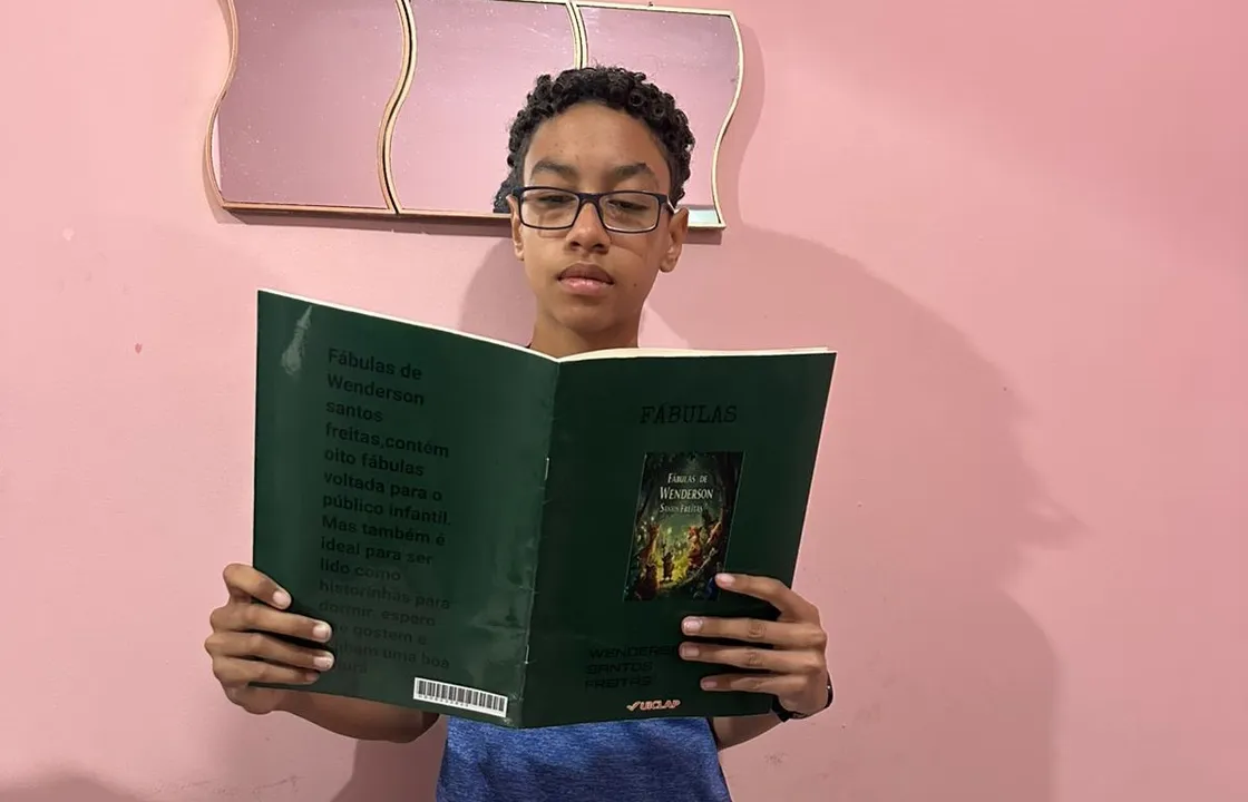 Estudante baiano publica livro de fábulas aos 12 anos