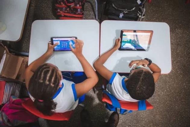 Pais com filhos em idade escolar poderão tirar férias no mesmo período das crianças