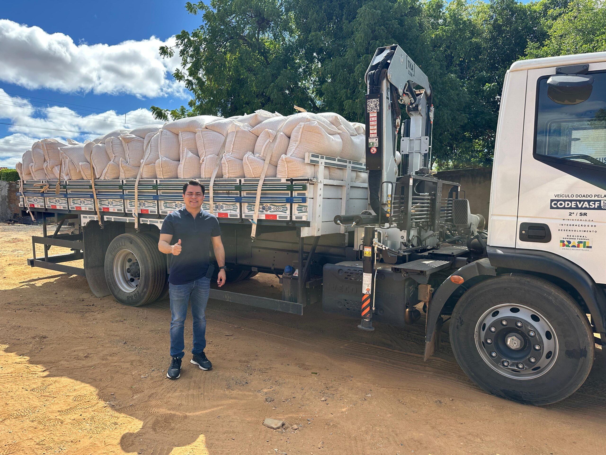 700 sacas de milho serão distribuídas para agricultores de Jussara