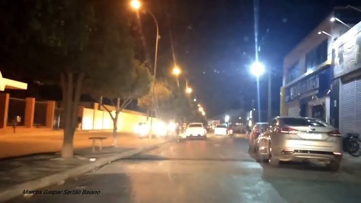 IRECÊ: Acidente entre carro e moto deixa motociclista ferido na Avenida Raimundo Bonfim