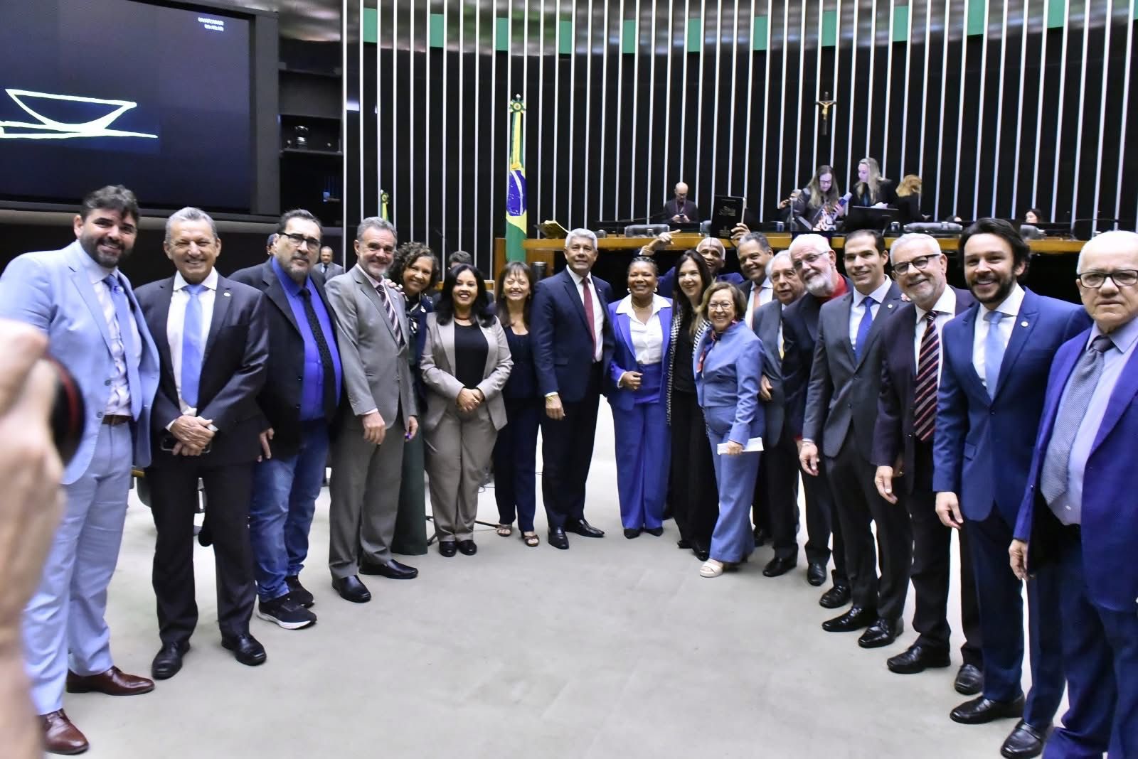 Deputado Federal Diego Coronel participa de sessão em homenagem à Bahia