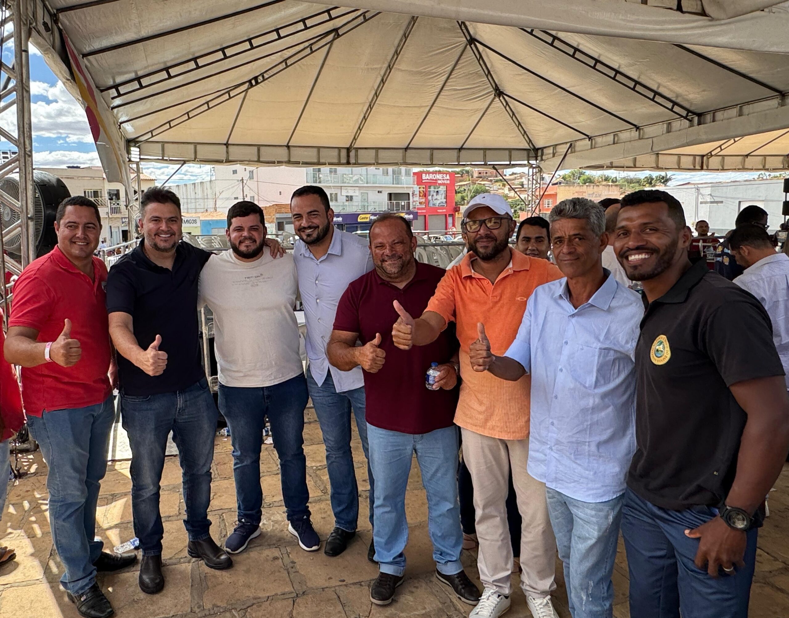 Prefeito Rhallber acompanha governador Jerônimo Rodrigues em entrega de obras e aniversário de Canarana