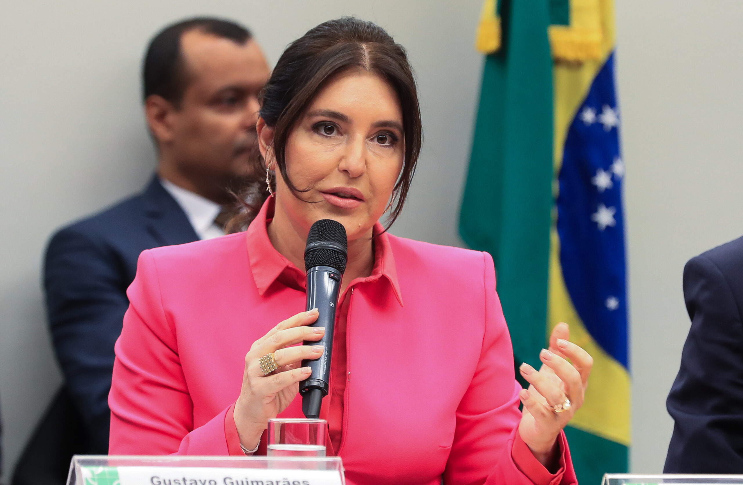 R$ 1.630: Simone Tebet confirma previsão de aumento do salário mínimo para 2026