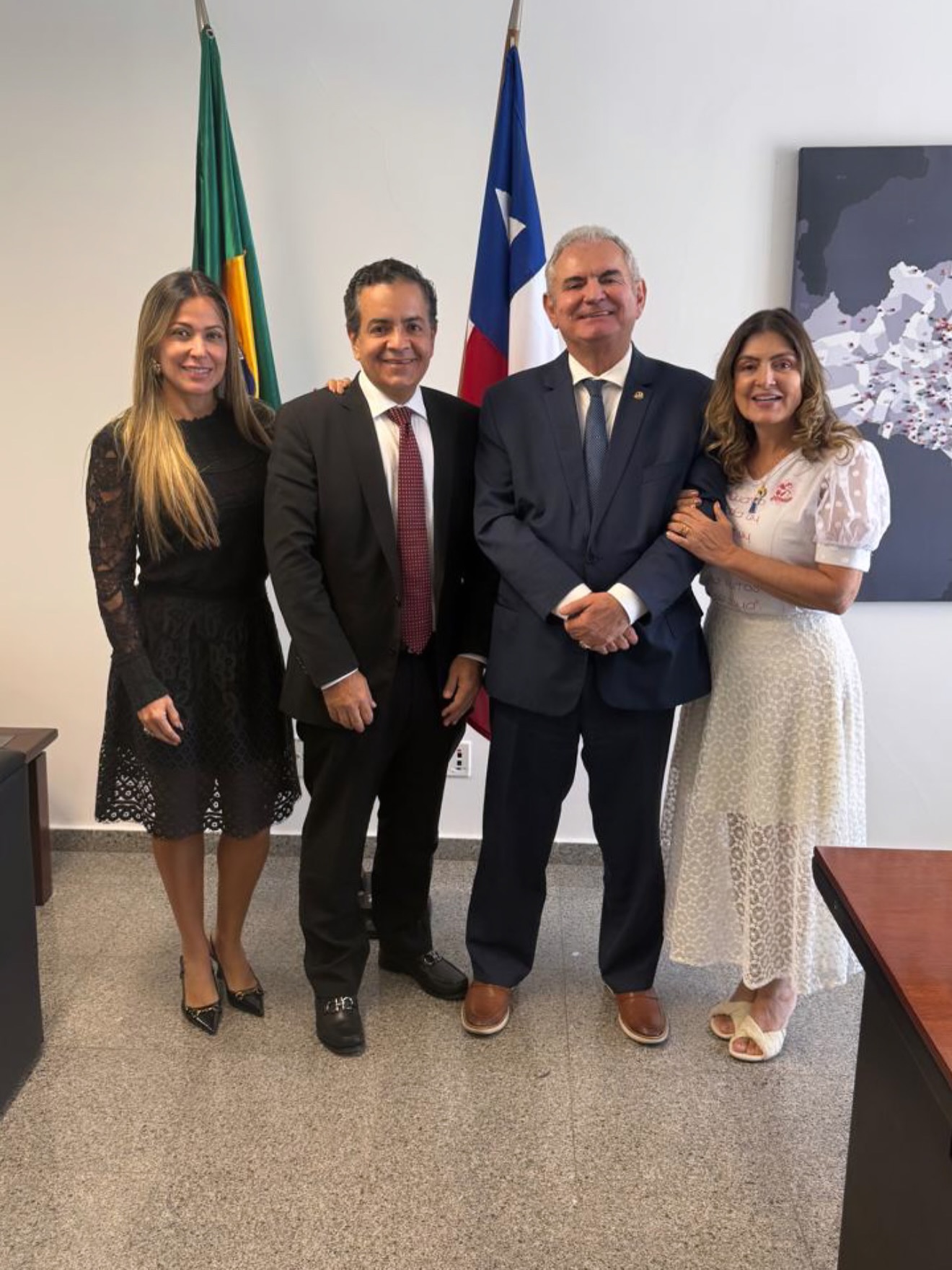 Ex-prefeito de Irecê, Luizinho Sobral, participa de sessão no Senado Federal ao lado da esposa Michele Sobral