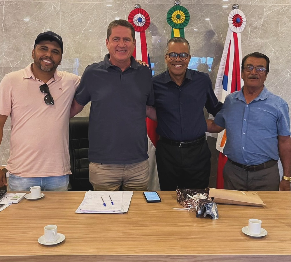 Prefeito de América Dourada Joelson recebe lideranças religiosas e políticas no gabinete