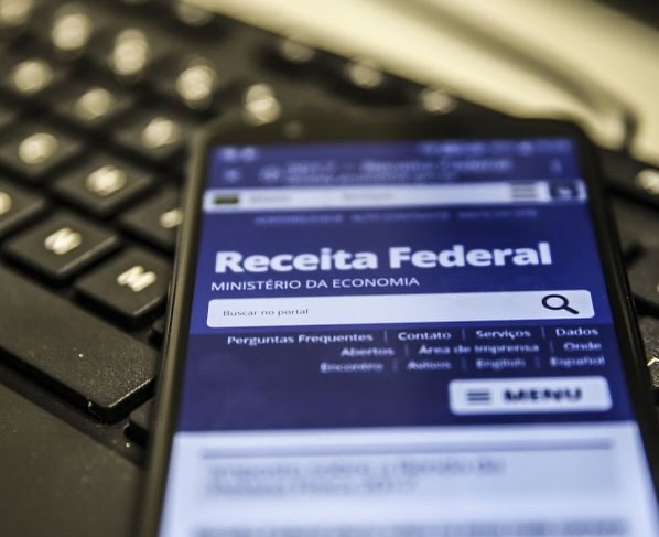 Senado aprova isenção de IR para quem ganha até dois salários-mínimos