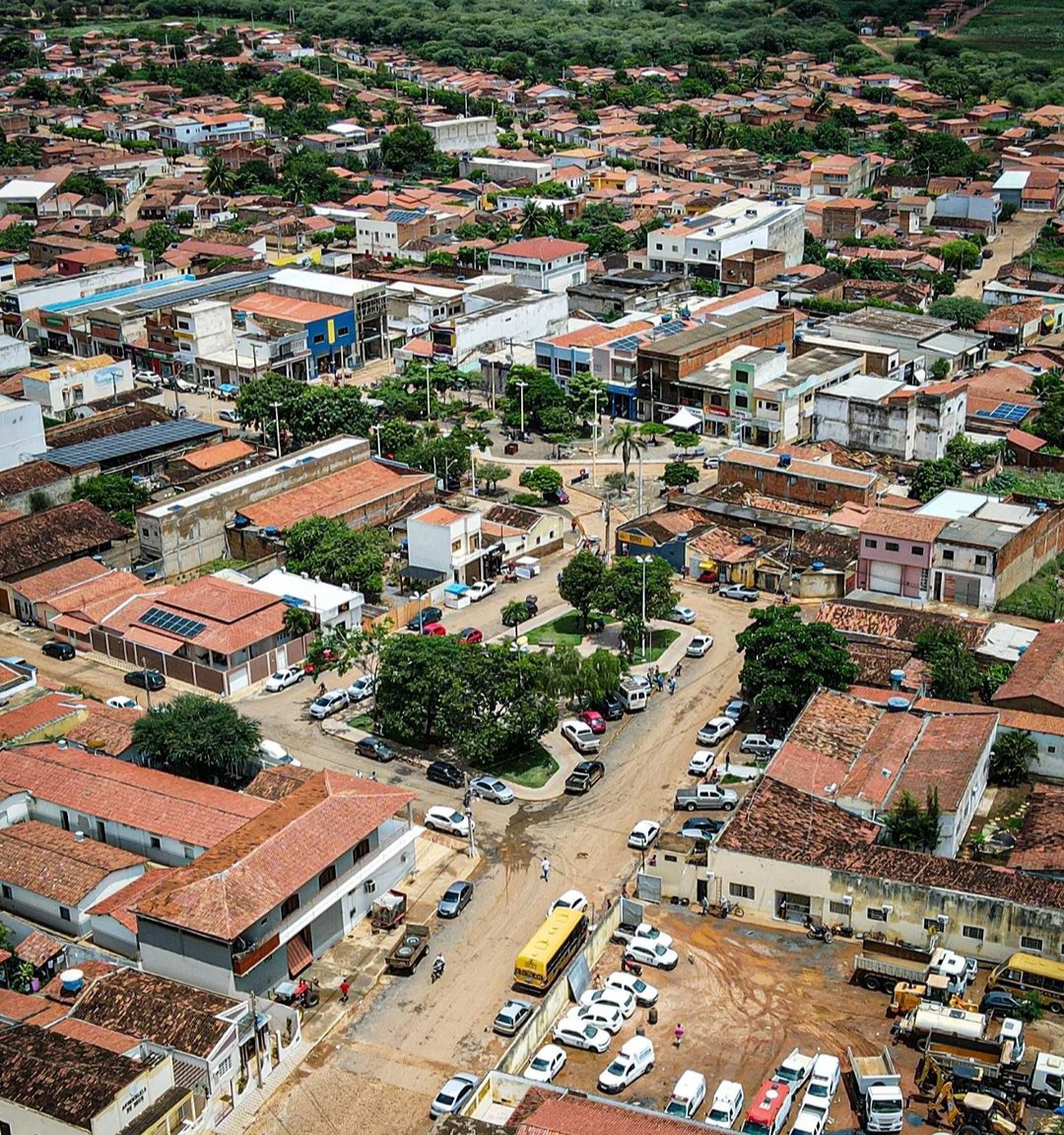 Mulher é conduzida à delegacia após quebrar objetos e danificar imóvel do ex-companheiro em São Gabriel