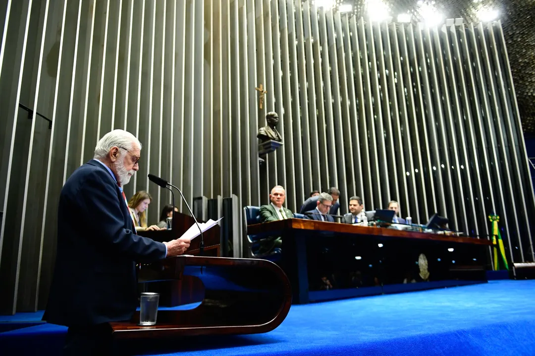 Senado aprova isenção de IR para quem ganha até dois salários mínimos