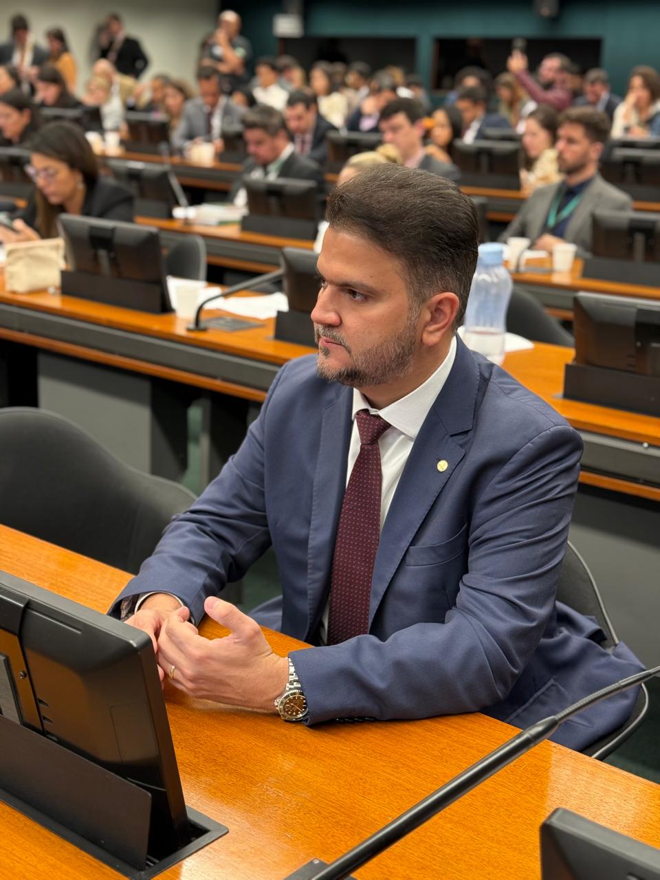 Processo contra deputados do PL por invasão ao plenário avança com prazo reduzido para defesas