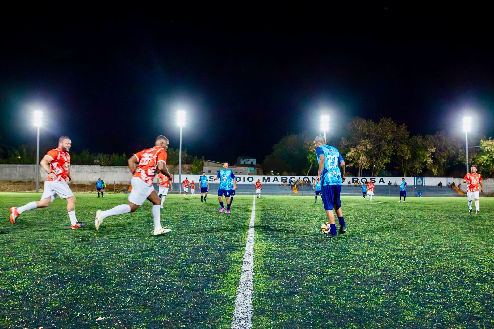 Nova iluminação em LED transforma o Estádio Marcionílio Rosa, na Boa Vista