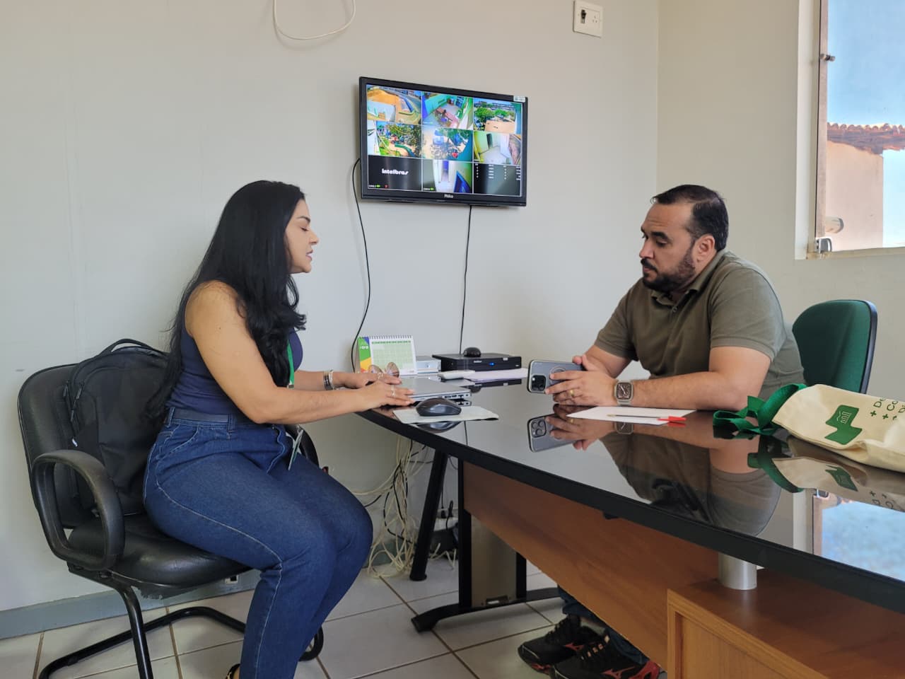 Reunião com a Coelba discute melhorias no fornecimento de energia para Central