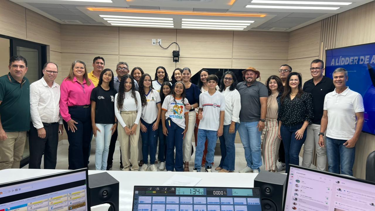 Câmara de João Dourado apresenta vereadores mirins em entrevista na Rádio Líder FM