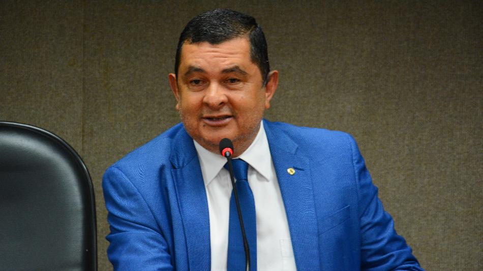 Aniversário de Uibaí é festejado por Ricardo Rodrigues