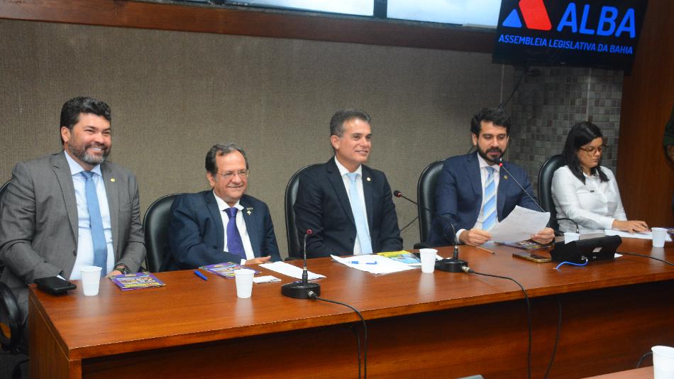 Comissões da ALBA debatem o fortalecimento da cadeia do vinho