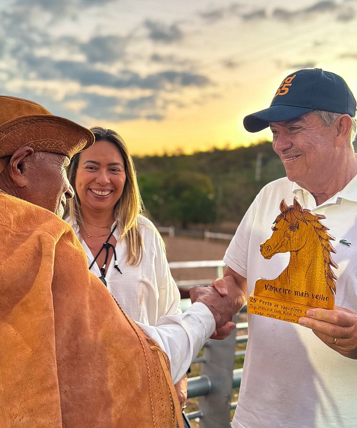 Deputado Eduardo Alencar participa de festas tradicionais de vaqueiros em Macajuba e Mundo Novo