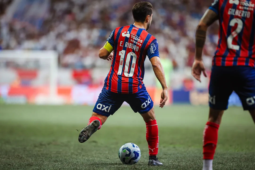 Éverton Ribeiro revela câncer na tireoide: “Vamos vencer essa batalha”