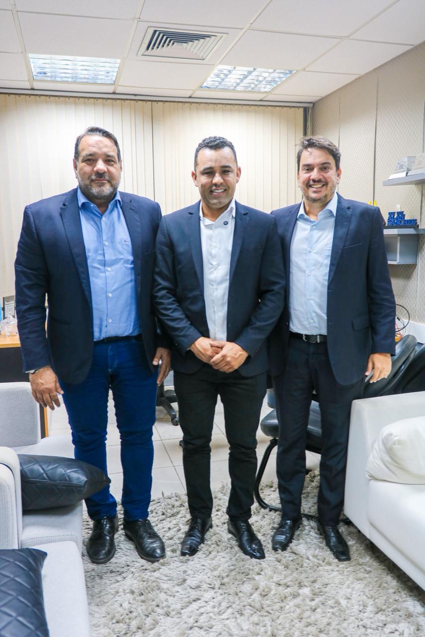Deputado Pedro Tavares recebe prefeito de Mulungu do Morro