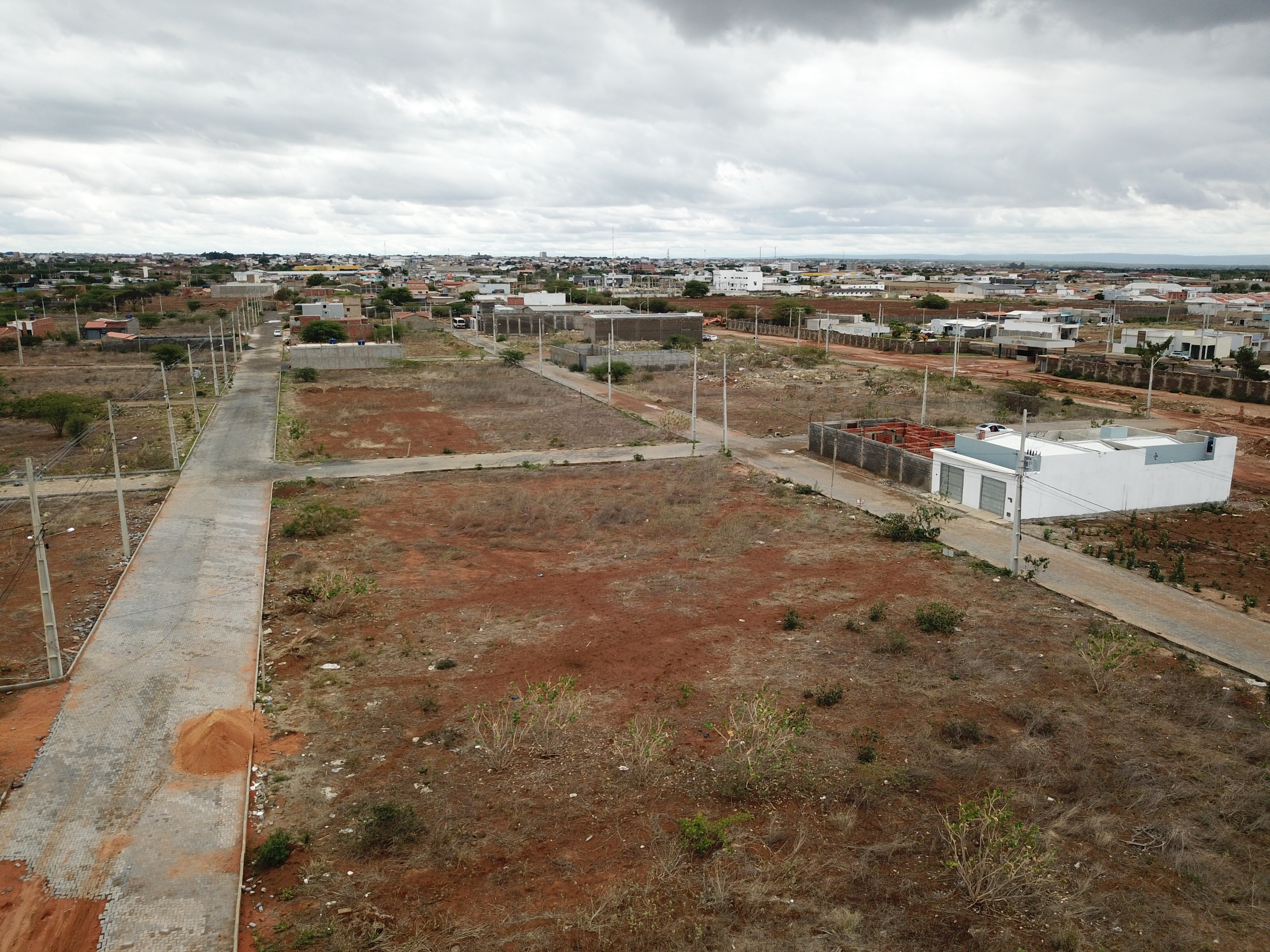 Loteamento doa sistema de iluminação elétrica ao município de Irecê