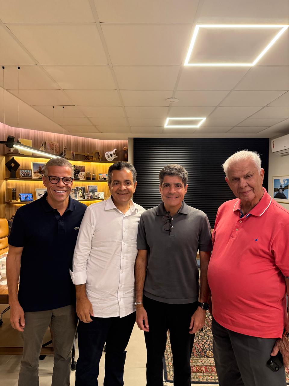 Luizinho Sobral reforça protagonismo político em reunião estratégica com ACM Neto e lideranças da Bahia