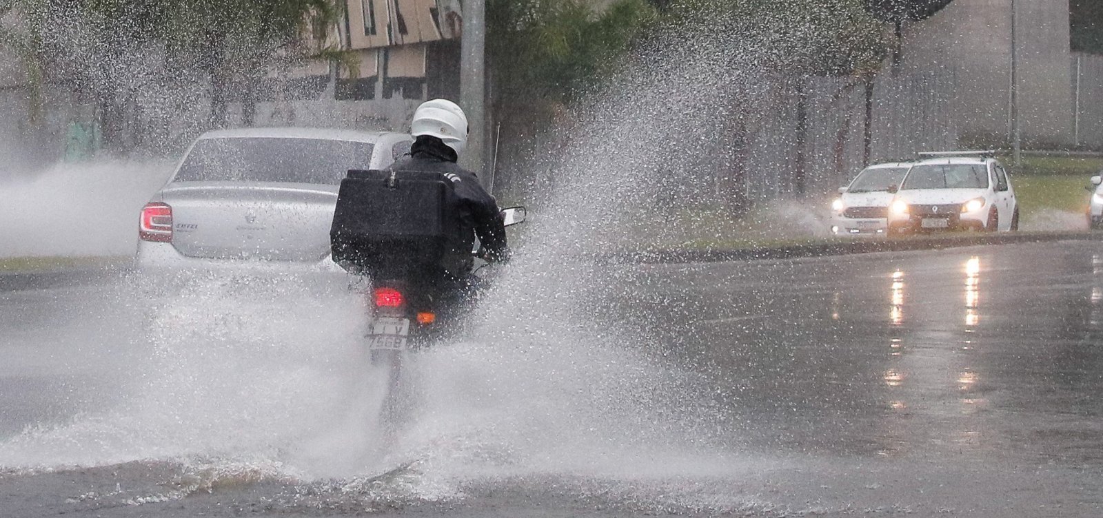 Inmet emite alerta amarelo de chuvas intensas para 178 cidades da Bahia