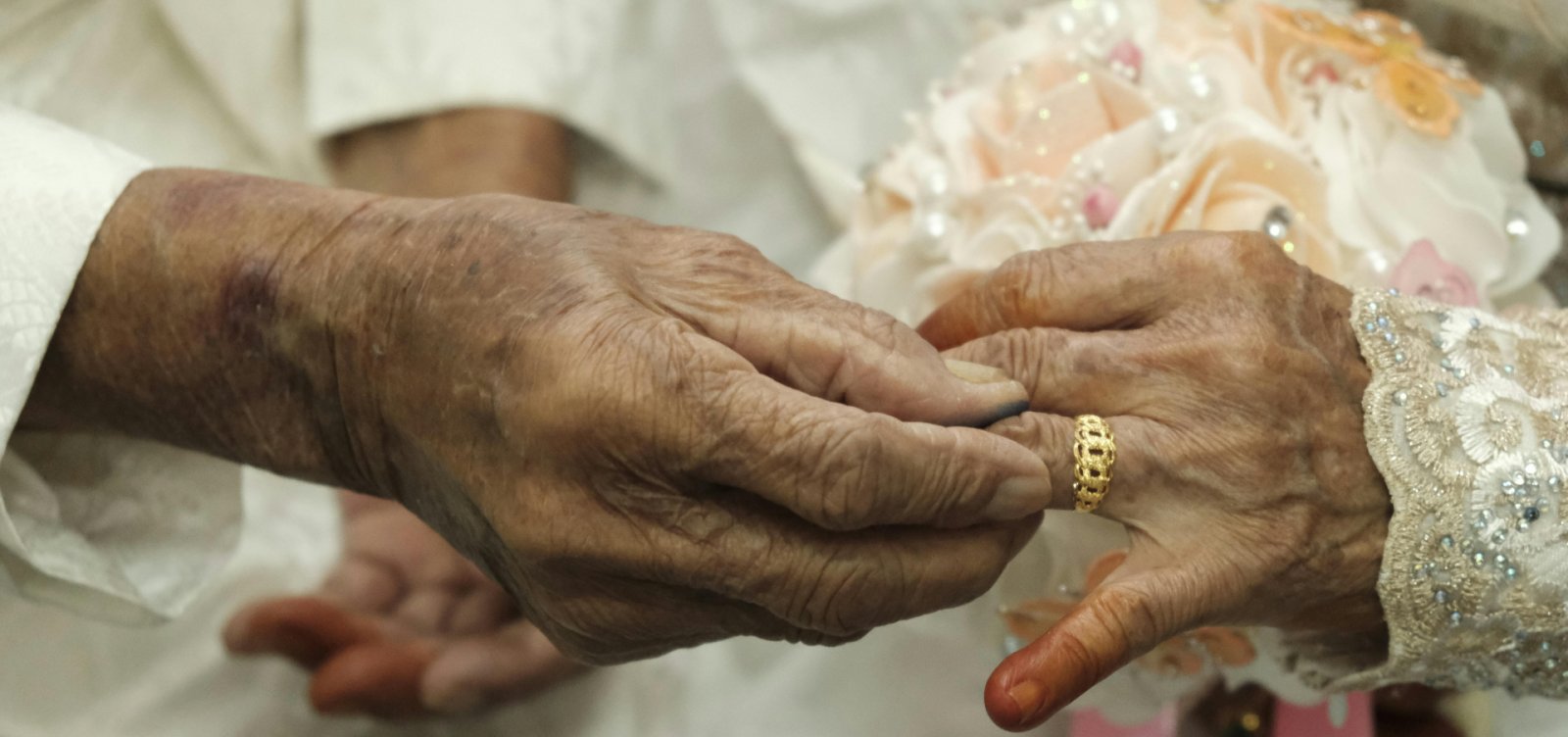 Projeto que proíbe reconhecimento de união estável após falecimento de um dos parceiros avança na Câmara; entenda