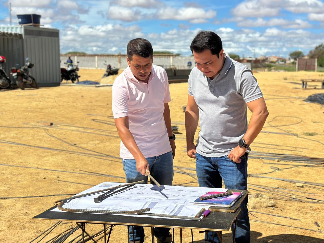 Prefeito Tacinho Mendes acompanha obras da nova escola de 13 salas em Jussara