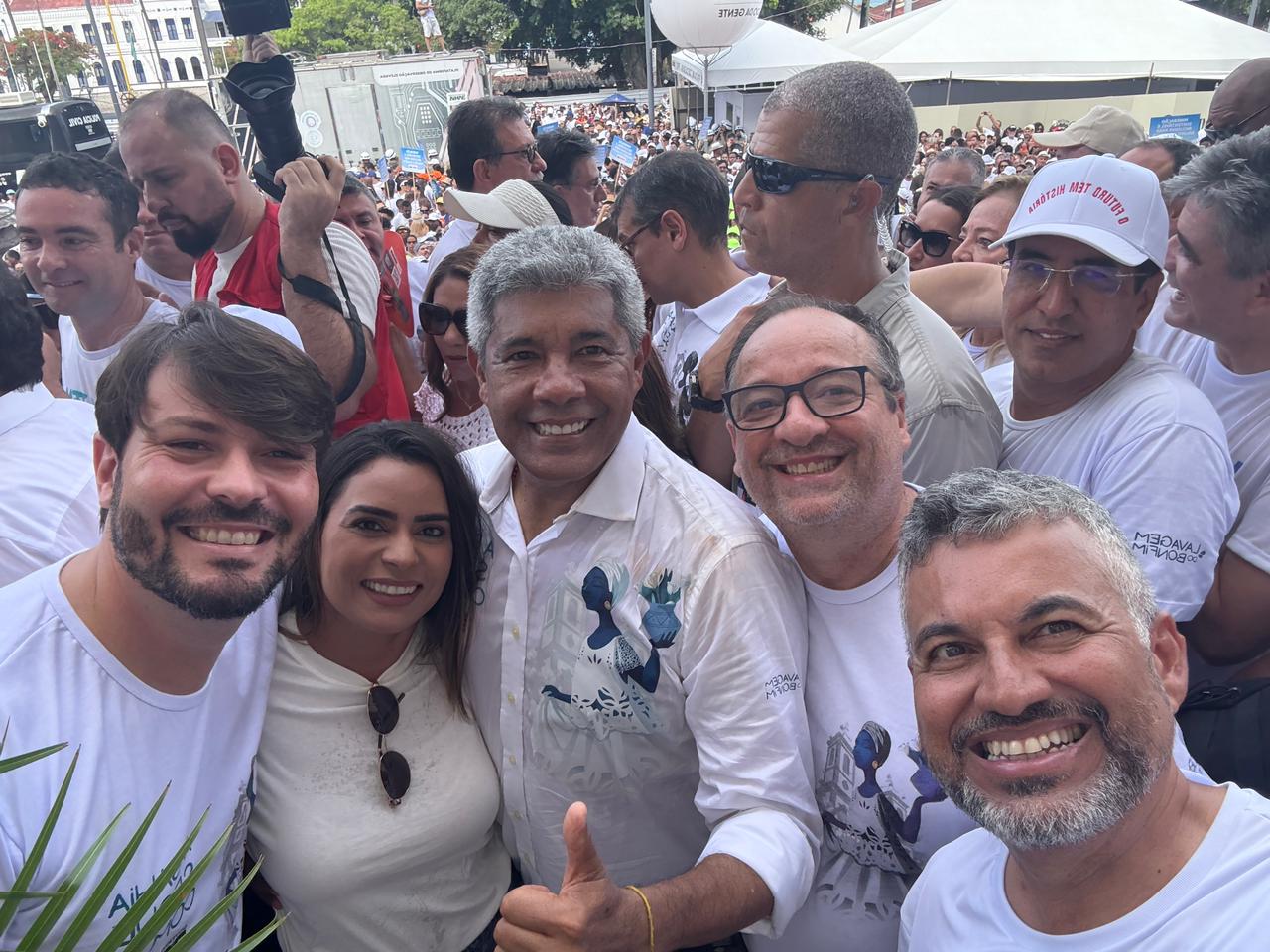 Quem tem fé vai a pé: Elmo Vaz participa da Lavagem do Senhor do Bonfim e ganha força para 2026