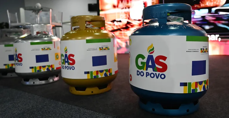 Gás do Povo: Jerônimo anuncia recarga gratuita para famílias da Bahia