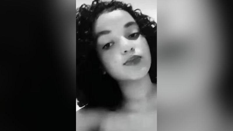 Adolescente de 13 anos morre ao pular de carro em movimento após pegar carona com desconhecidos