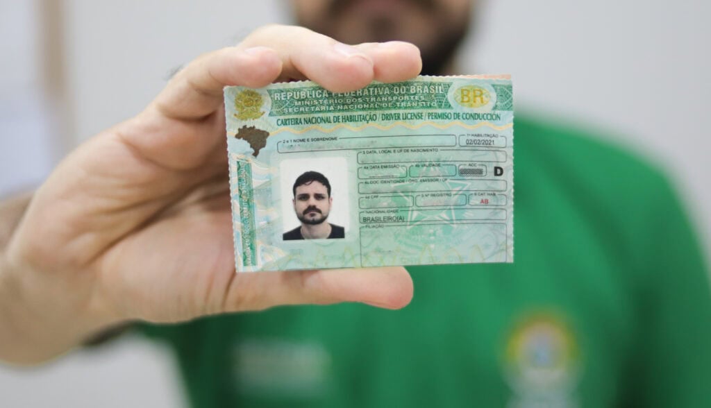 Nova regra da CNH define suspensão com 20, 30 ou 40 pontos; entenda