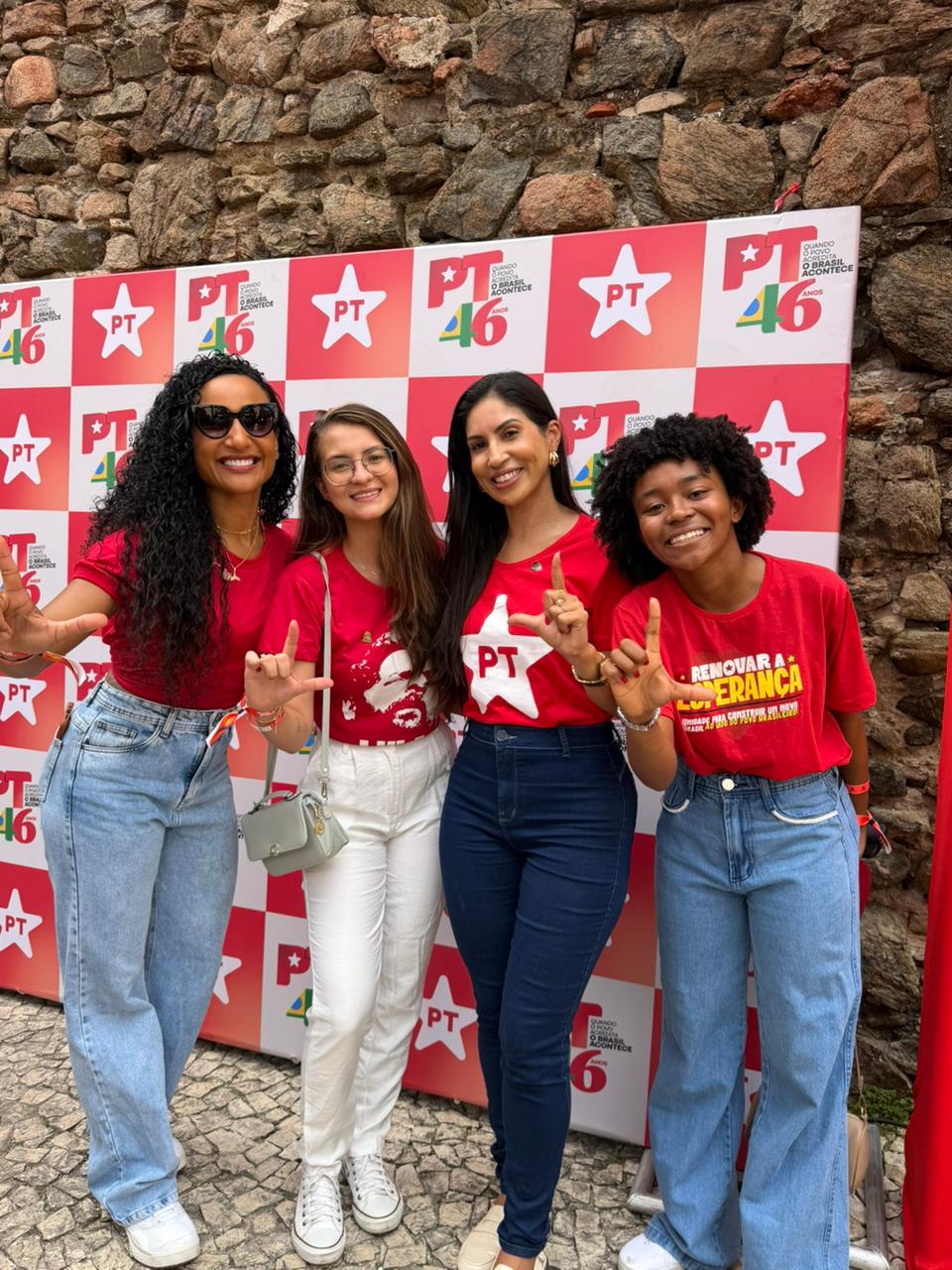 Mulheres do PT do Território de Irecê marcam presença nas comemorações dos 46 anos do partido em Salvador