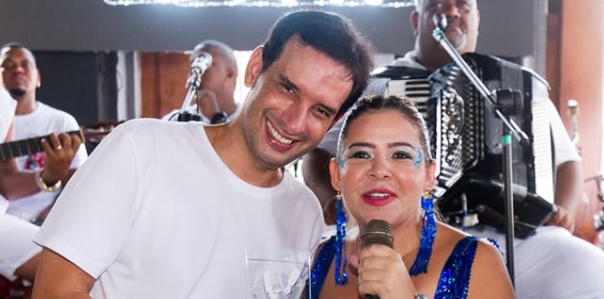 Leo Prates é homenageado com Prêmio Amigo Sinjorba durante evento em Salvador