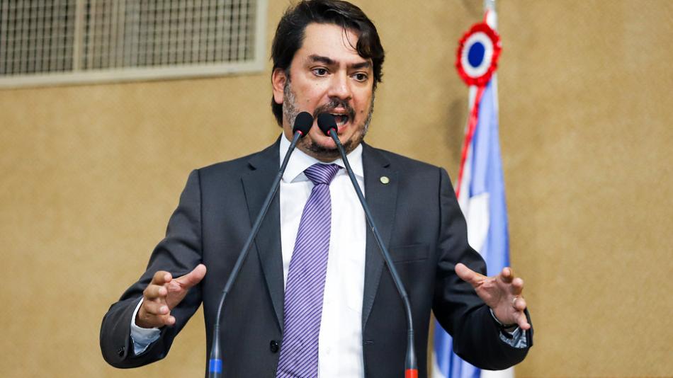 PROJETO DE PEDRO TAVARES ESTABELECE DIRETRIZES PARA CUIDADO INTEGRAL A PACIENTES COM PARKINSON