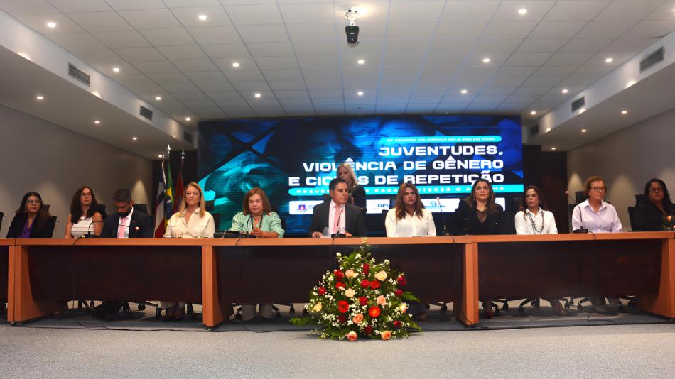 FABÍOLA PARTICIPA DA 32ª SEMANA DA JUSTIÇA PELA PAZ EM CASA TJ