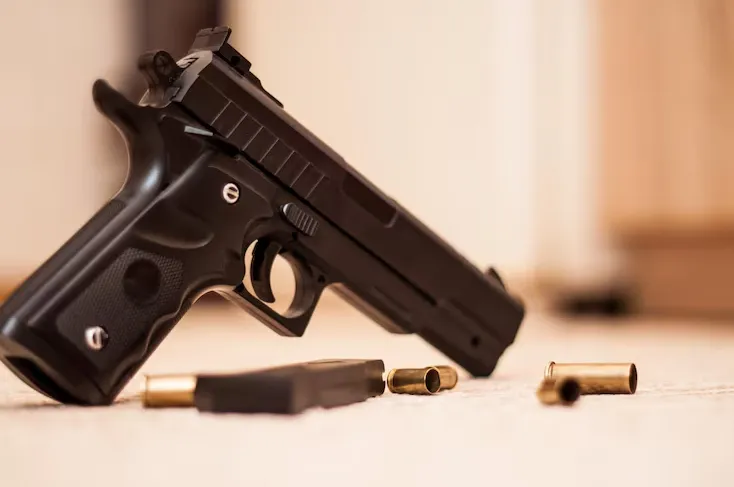 Segurança privada pode ganhar porte de arma 24h; entenda